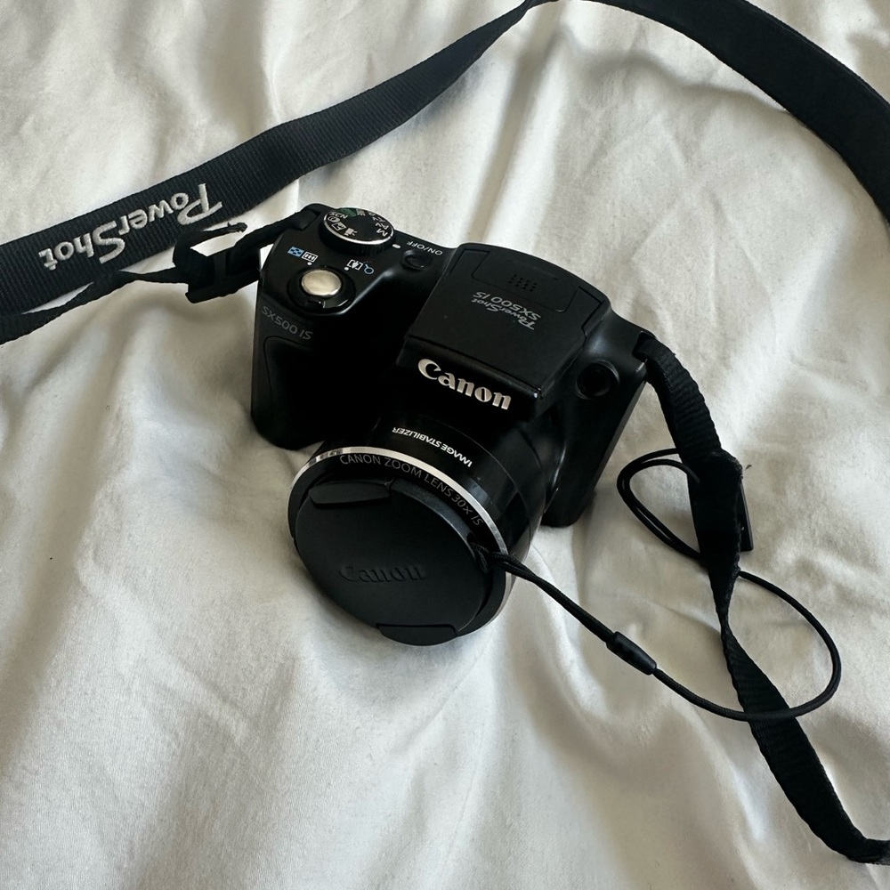 Canon sx500 IS digital camera